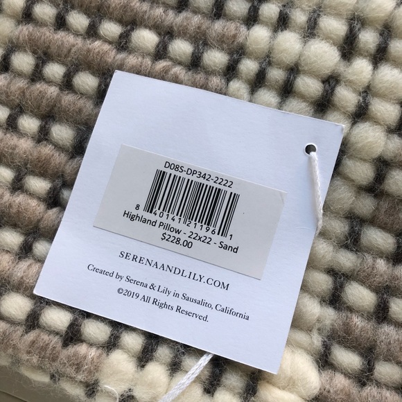 Serena and Lily Highland Pillow Cover 22x22 Sand & Blue *BRAND NEW* - Picture 2 of 2